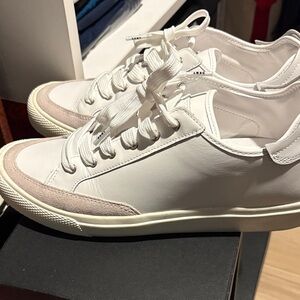 DKNY White Sneakers with Suede accent / identical to Rag & Bone style
